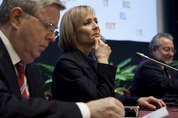 Pat Cox, Daniela Filipiová
